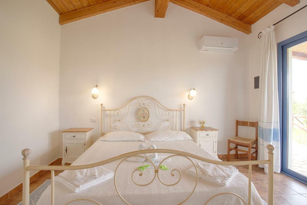 올비아 Agriturismo Mieleamaro 빌라 외부 사진