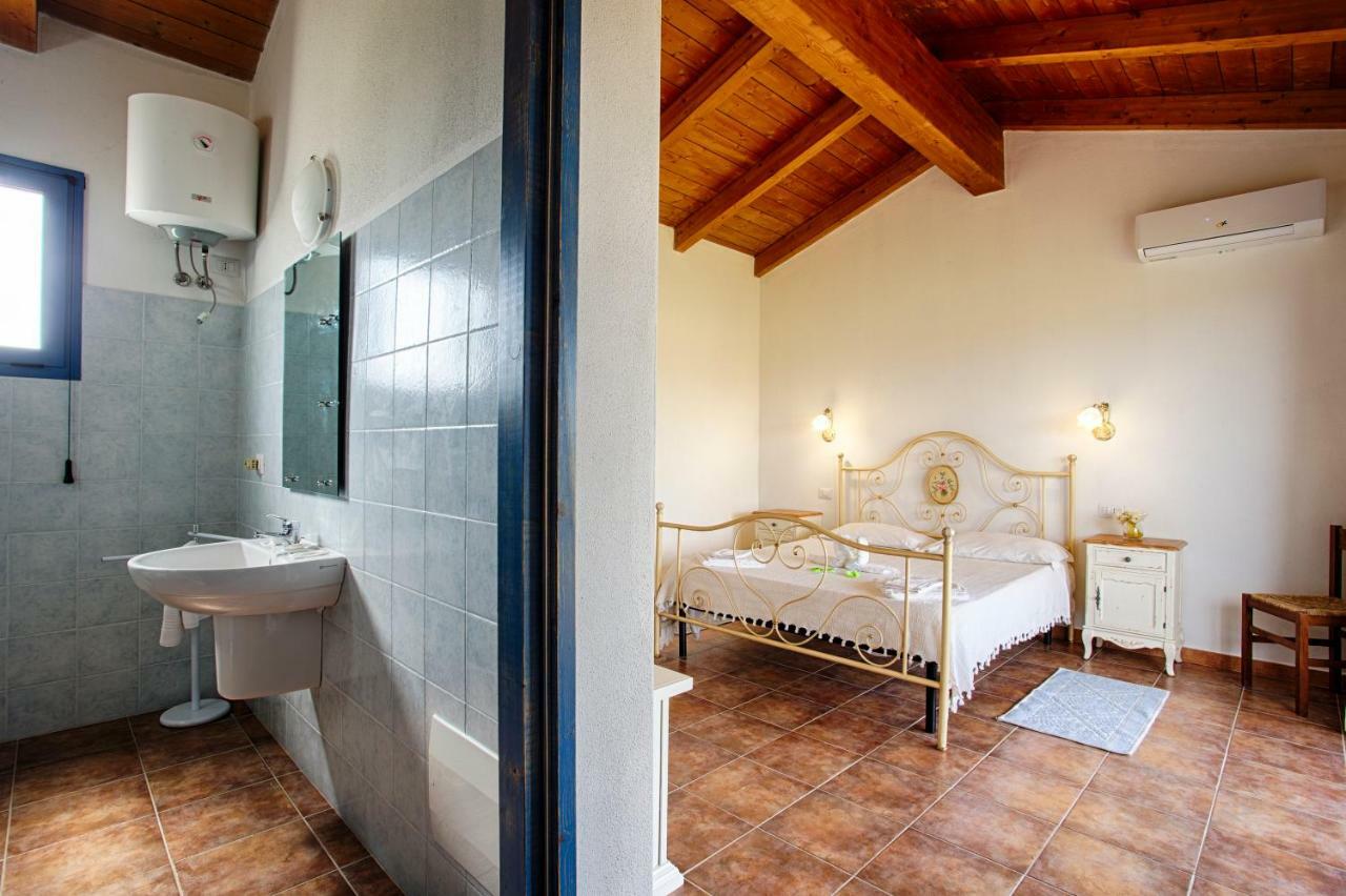 올비아 Agriturismo Mieleamaro 빌라 외부 사진