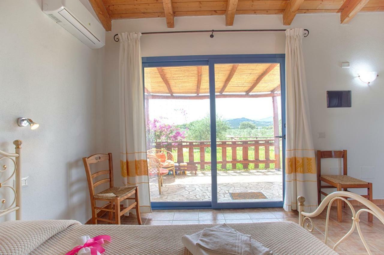 올비아 Agriturismo Mieleamaro 빌라 외부 사진