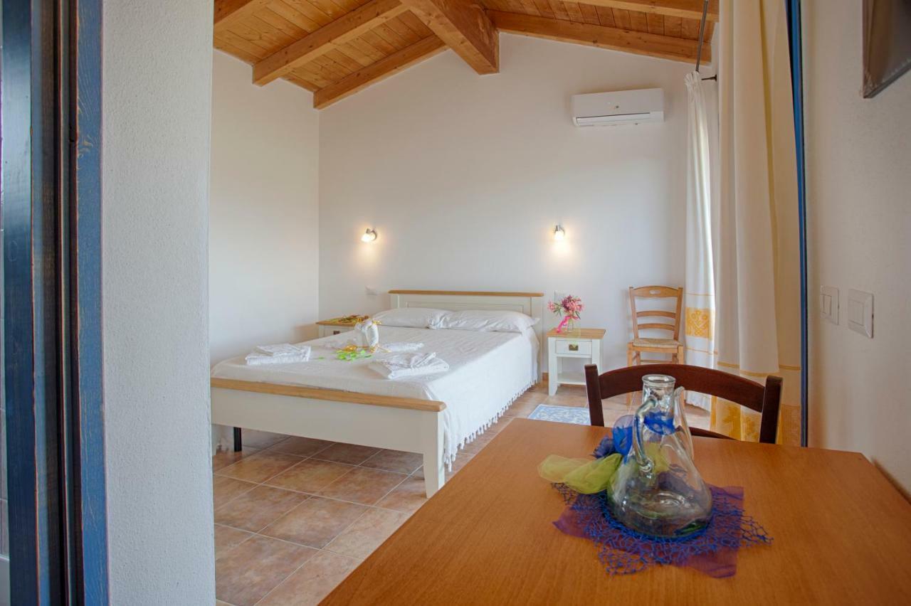 올비아 Agriturismo Mieleamaro 빌라 외부 사진